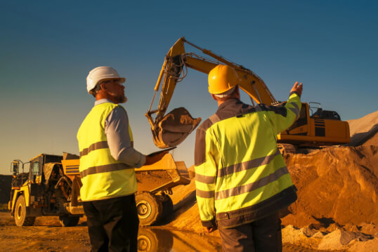 <b><span class="gradient-text">Mining Equipment Transport</span></b>